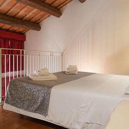 Honey Rooms Ferrara Bagian luar foto