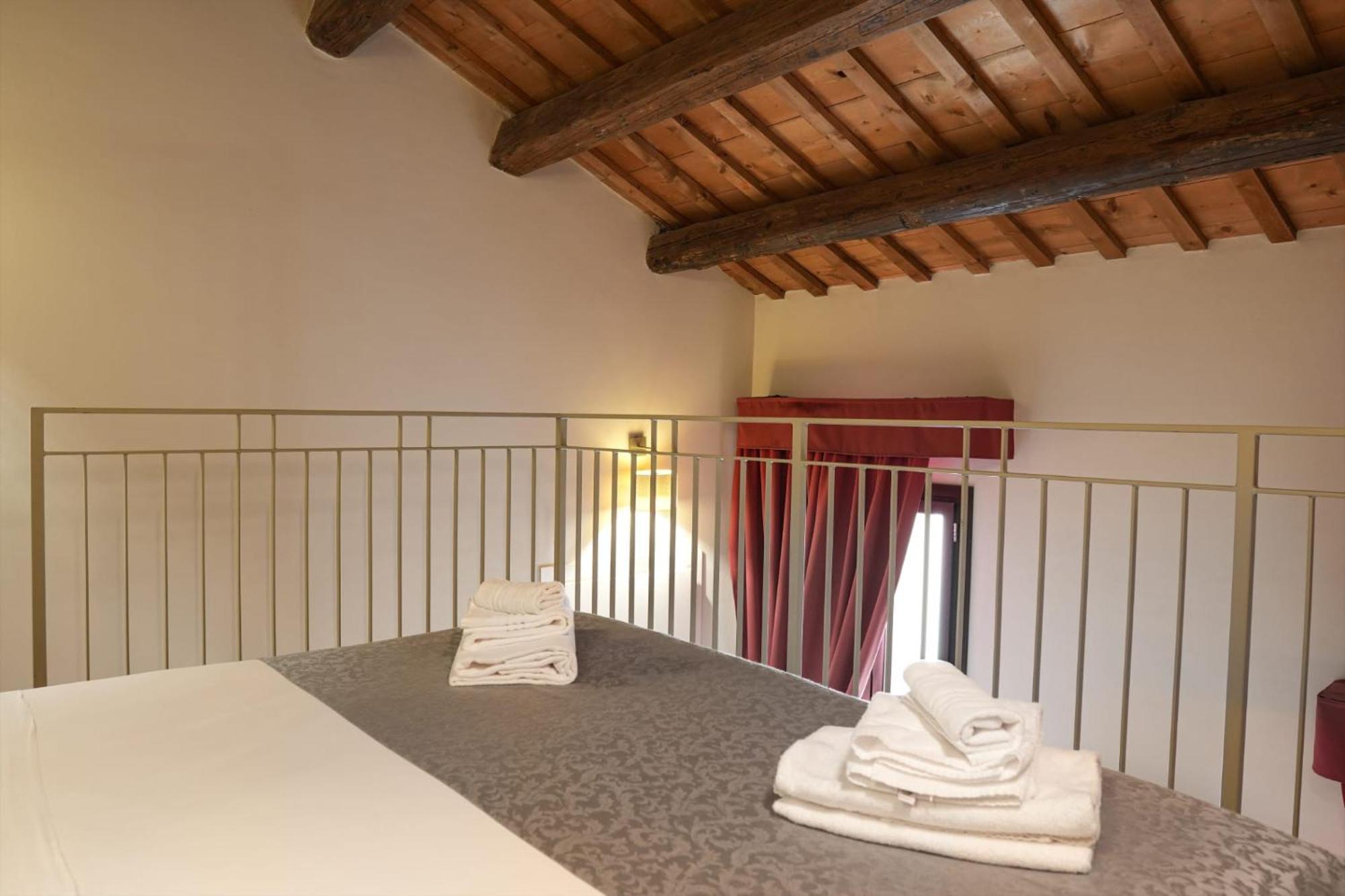 Honey Rooms Ferrara Bagian luar foto